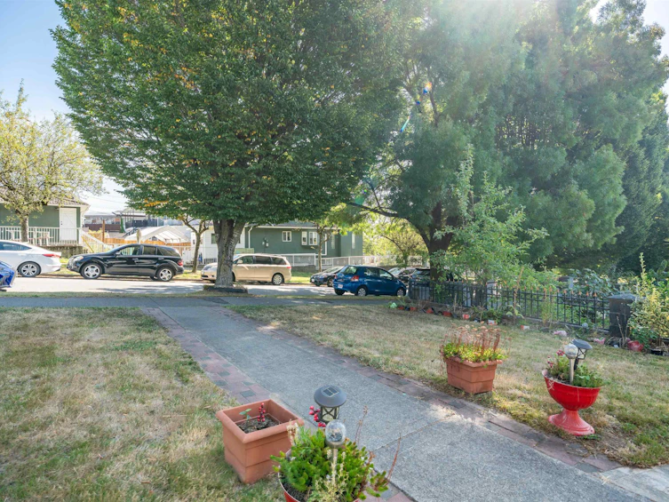 8005 Prince Albert Street, Vancouver, BC, V5X 3Z9 - 30