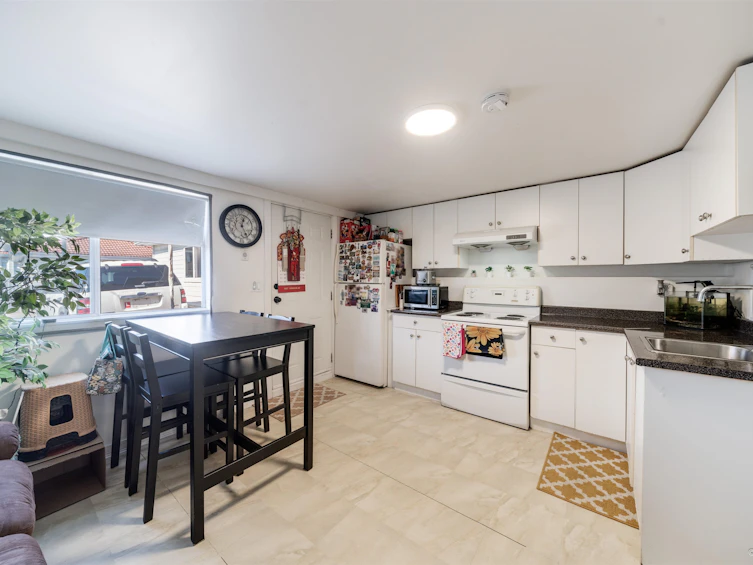 8005 Prince Albert Street, Vancouver, BC, V5X 3Z9 - 18