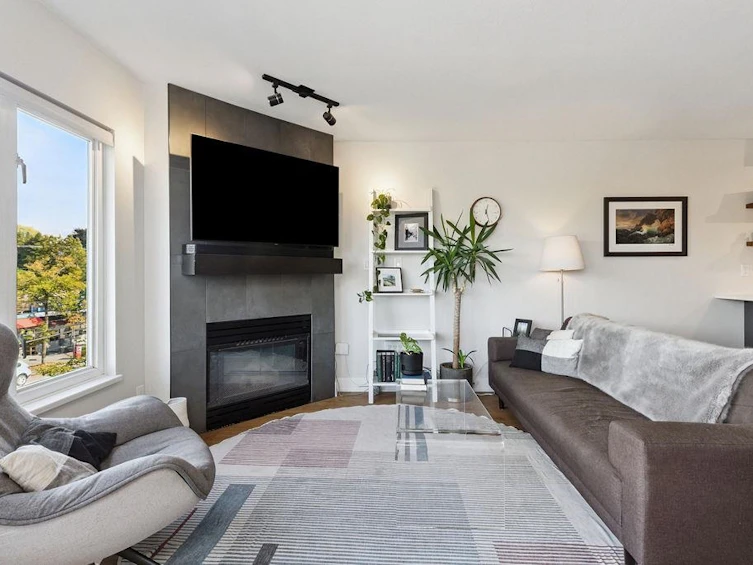 215-3250 W Broadway Street, Vancouver, BC, V6K 2H4 - 10