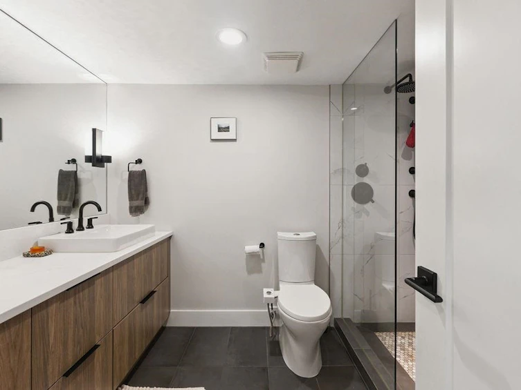 215-3250 W Broadway Street, Vancouver, BC, V6K 2H4 - 20