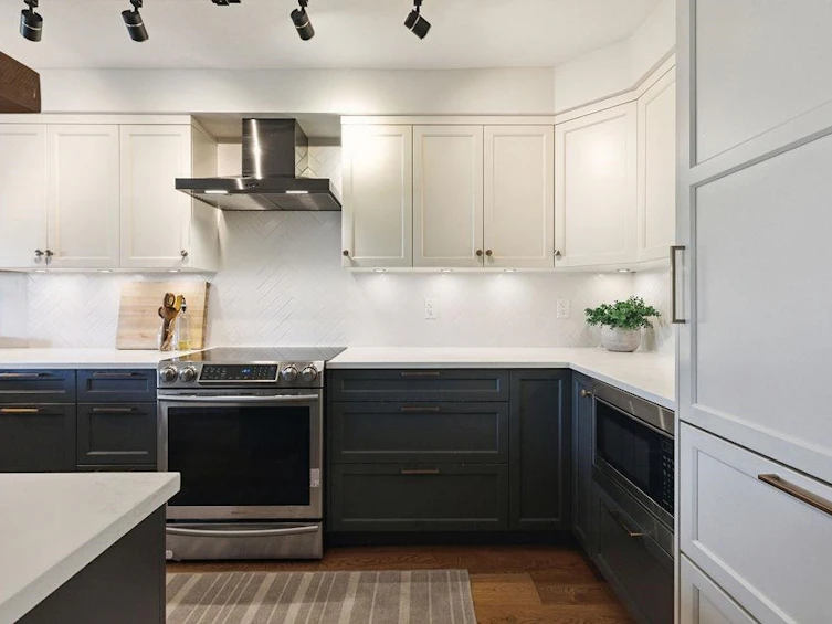 215-3250 W Broadway Street, Vancouver, BC, V6K 2H4 - 4