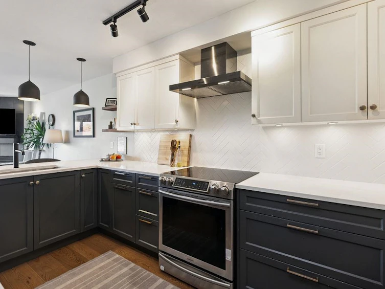 215-3250 W Broadway Street, Vancouver, BC, V6K 2H4 - 5