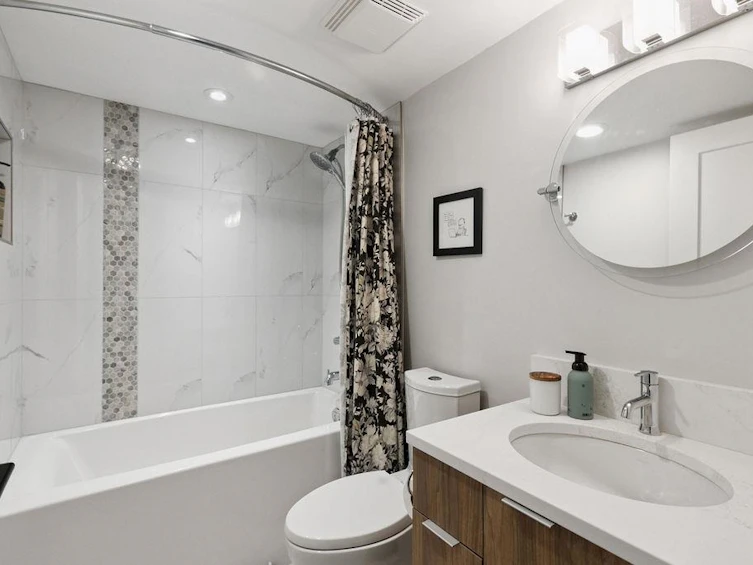 215-3250 W Broadway Street, Vancouver, BC, V6K 2H4 - 25