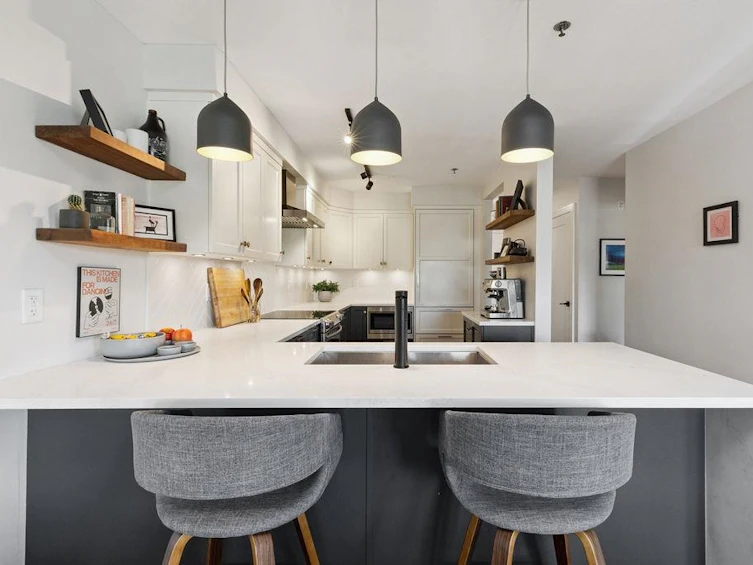 215-3250 W Broadway Street, Vancouver, BC, V6K 2H4 - 3