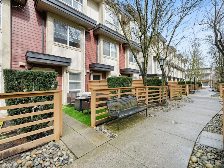 26-19477 72a Avenue, Surrey, BC, V4N 6M2 - 26