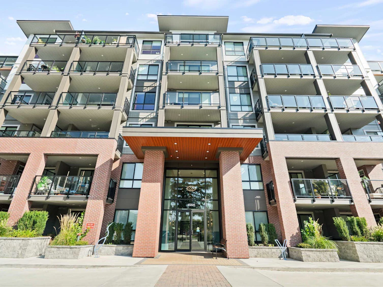 102-45511 Campus Drive, Chilliwack, BC, V2R 6K8