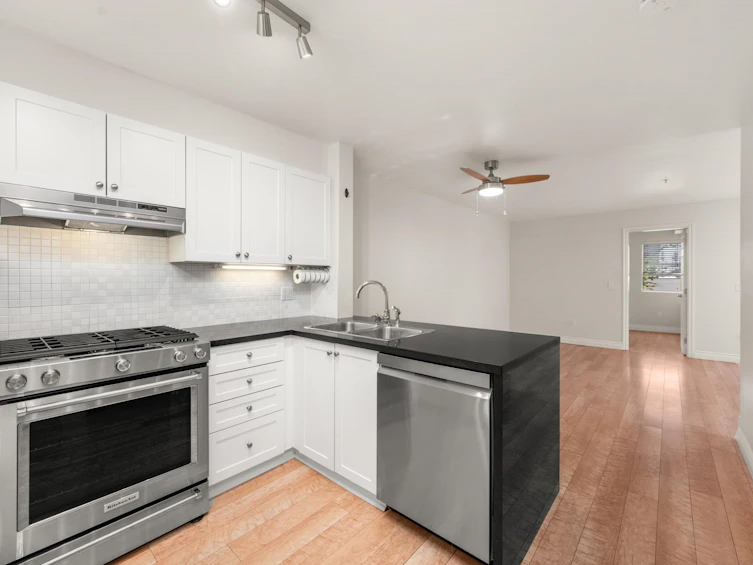206-688 E 16th Avenue, Vancouver, BC, V5T 2V4 - 13