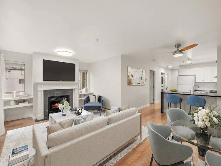 206-688 E 16th Avenue, Vancouver, BC, V5T 2V4 - 2