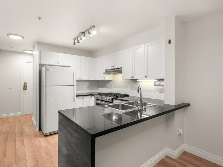 206-688 E 16th Avenue, Vancouver, BC, V5T 2V4 - 12