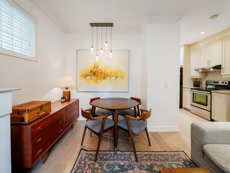 966 W 16th Avenue, Vancouver, BC, V5Z 1T2 - 2