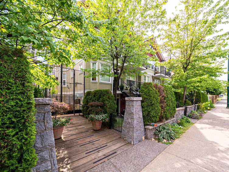966 W 16th Avenue, Vancouver, BC, V5Z 1T2 - 16