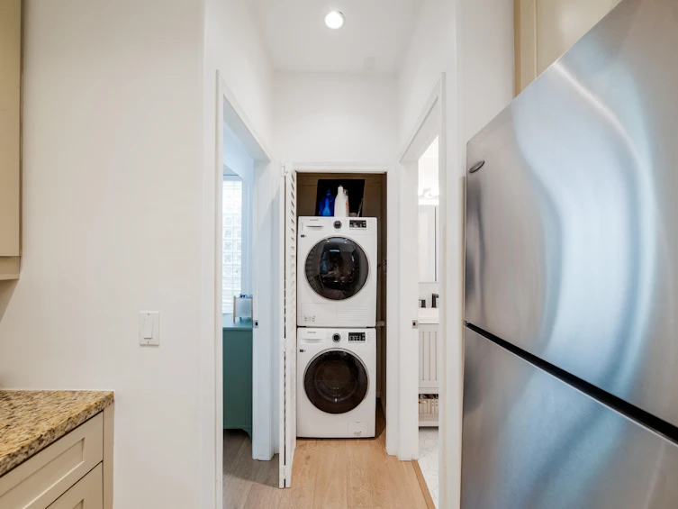 966 W 16th Avenue, Vancouver, BC, V5Z 1T2 - 5