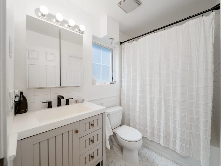 966 W 16th Avenue, Vancouver, BC, V5Z 1T2 - 8
