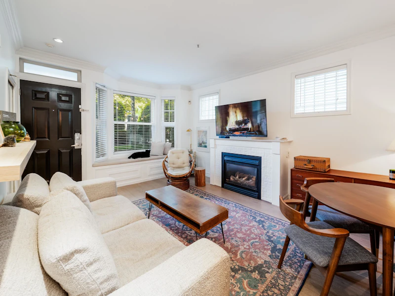966 W 16th Avenue, Vancouver BC V5Z 1T2
