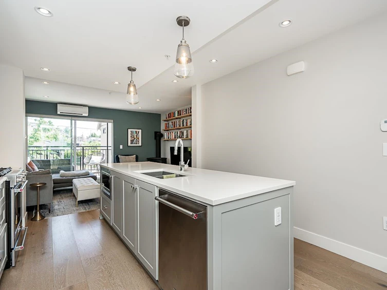 4320 Knight Street, Vancouver, BC, V5N 3M5 - 5