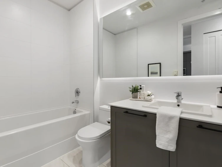 424-14968 101a Avenue, Surrey, BC, V3R 0E8 - 9