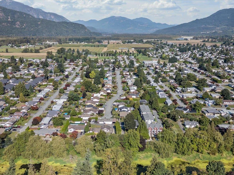 10007 Shamrock Drive, Chilliwack, BC, V2P 5L3 - 39