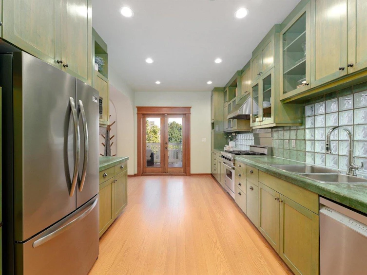 1216 Lakewood Drive, Vancouver, BC, V5L 4M4 - 13