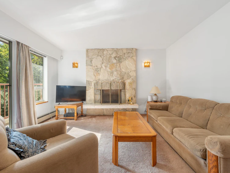 511 E 19th Avenue, Vancouver, BC, V5V 1J8 - 2