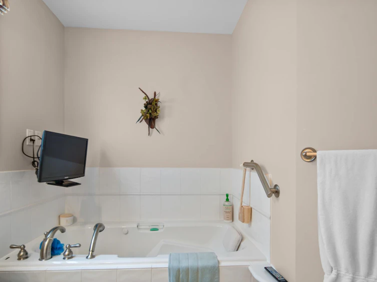 8-349 Walnut Avenue, Harrison Hot Springs, BC, V0M 1K0 - 28