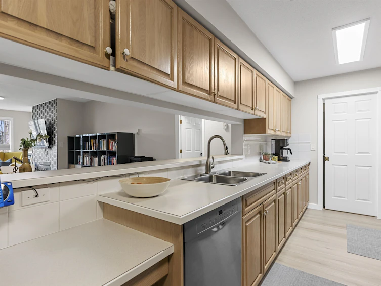210-13860 70 Avenue, Surrey, BC, V3W 0S1 - 11