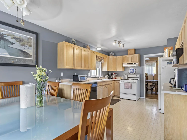 8479 Cade Barr Street, Mission, BC, V2V 7K4 - 12