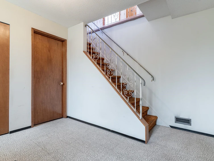 150 E 28 Avenue, Vancouver, BC, V5V 2M2 - 4