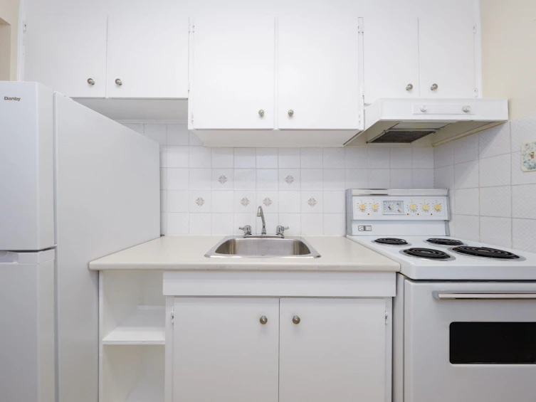 203-1878 Robson Street, Vancouver, BC, V6G 1E3 - 8