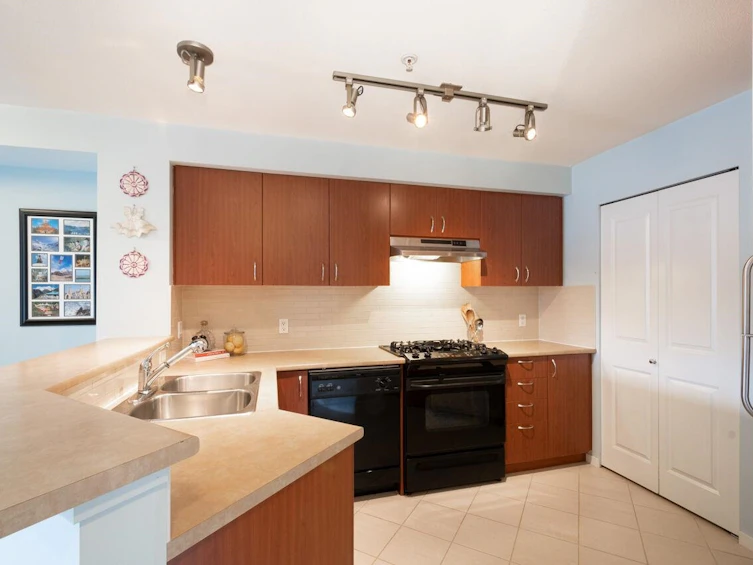 213-9098 Halston Court, Burnaby, BC, V3N 0A6 - 20