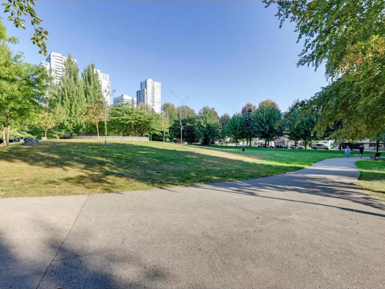 212-3575 Euclid Avenue, Vancouver, BC, V5R 6H5 - 23