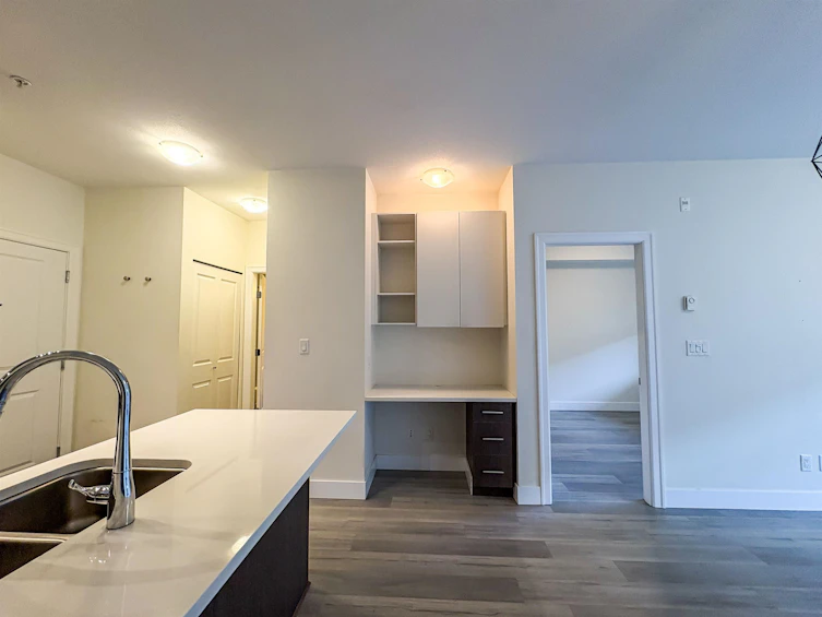 213-6480 195a Street, Surrey, BC, V4N 6P1 - 6