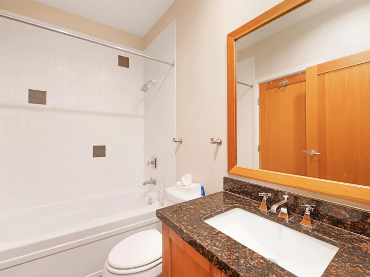 402-250 Salter Street, New Westminster, BC, V3M 0B7 - 23