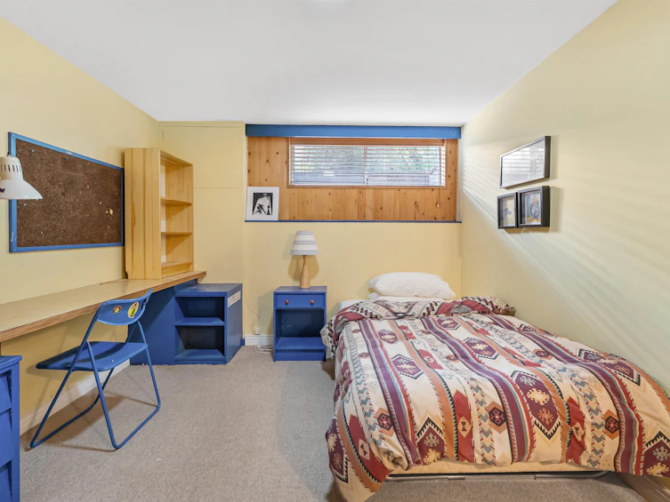 2000 Lloyd Avenue, North Vancouver, BC, V7P 2N8 - 17
