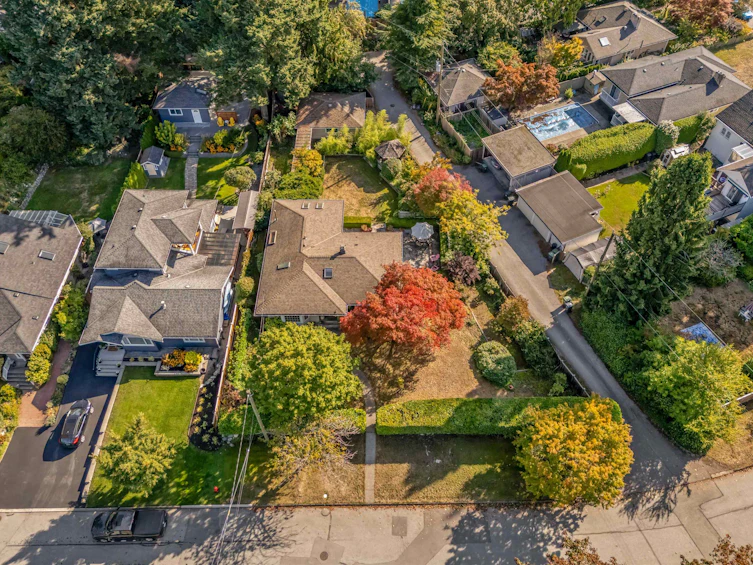 2000 Lloyd Avenue, North Vancouver, BC, V7P 2N8 - 28