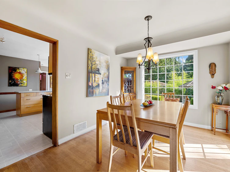 2000 Lloyd Avenue, North Vancouver, BC, V7P 2N8 - 9