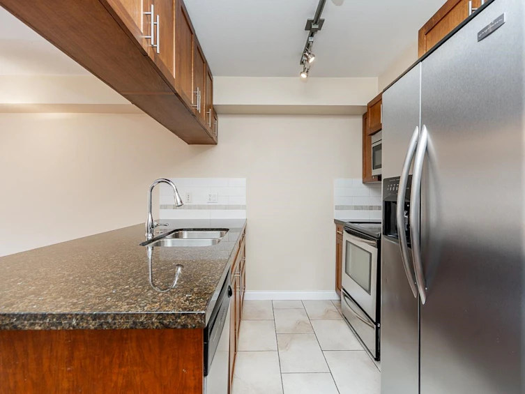 337-5660 201a Street, Langley, BC, V3A 0B4 - 5