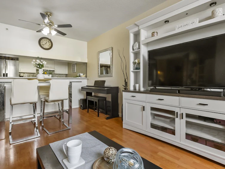 304-10523 University Drive, Surrey, BC, V3T 5T8 - 3