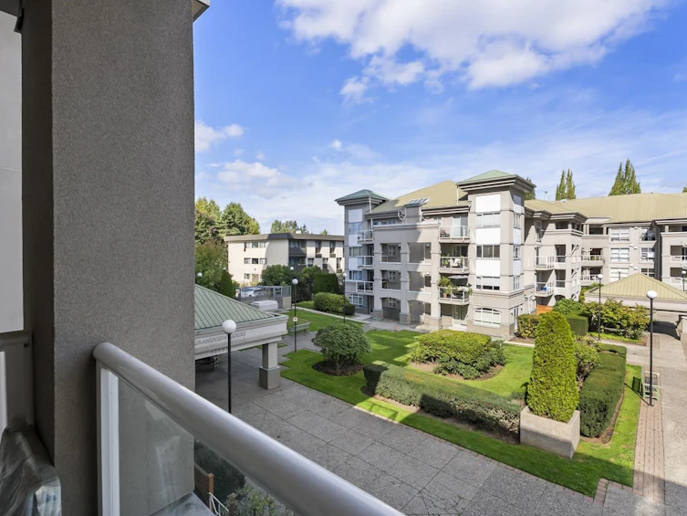 304-10523 University Drive, Surrey, BC, V3T 5T8 - 16