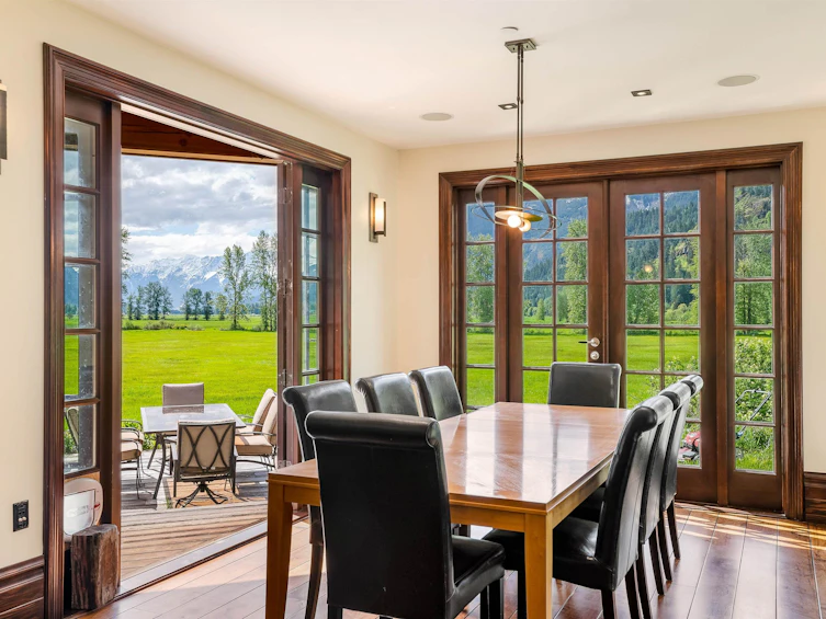 9115 Pemberton Meadows Road, Pemberton, BC, V0N 2L2 - 14
