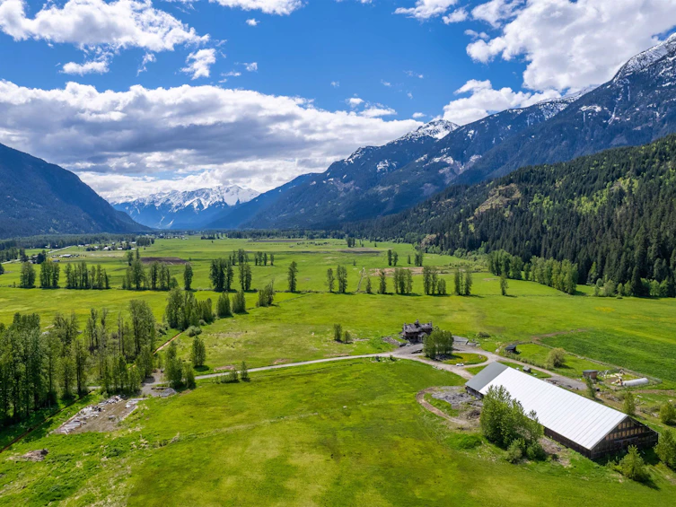 9115 Pemberton Meadows Road, Pemberton, BC, V0N 2L2 - 3