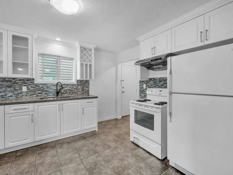 2585 Davies Avenue, Port Coquitlam, BC, V3C 2J8 - 10