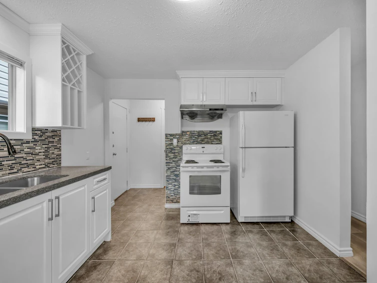 2585 Davies Avenue, Port Coquitlam, BC, V3C 2J8 - 9