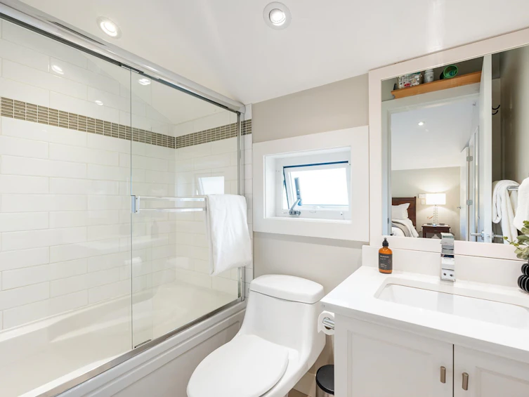 938 E 20th Avenue, Vancouver, BC, V5V 1N6 - 23