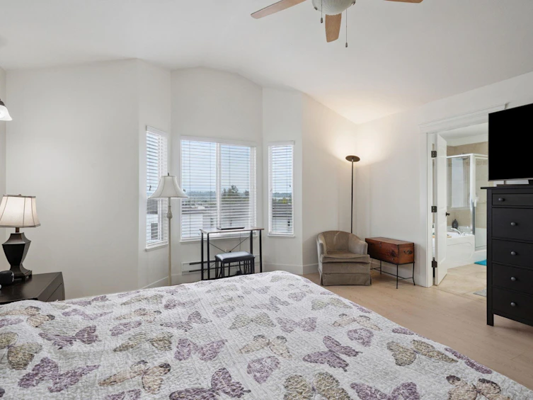 15015 62 Avenue, Surrey, BC, V3S 5L7 - 15