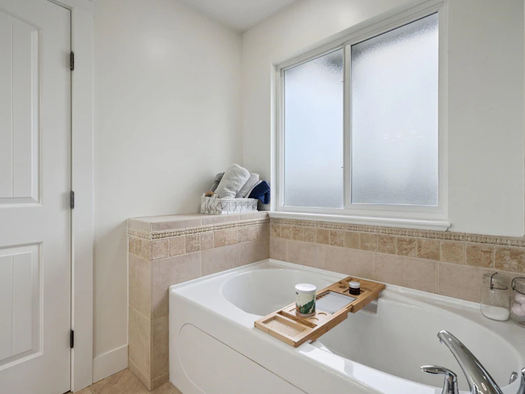 15015 62 Avenue, Surrey, BC, V3S 5L7 - 17