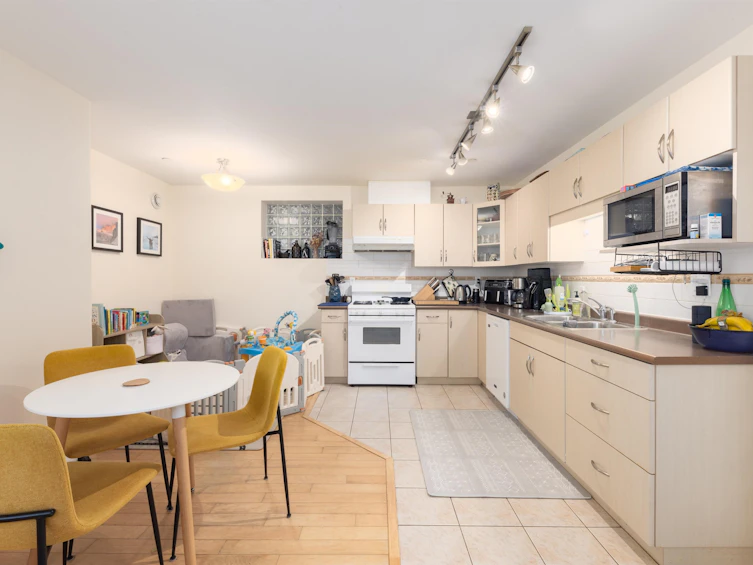 151 W 14th Avenue, Vancouver, BC, V5Y 1W8 - 10
