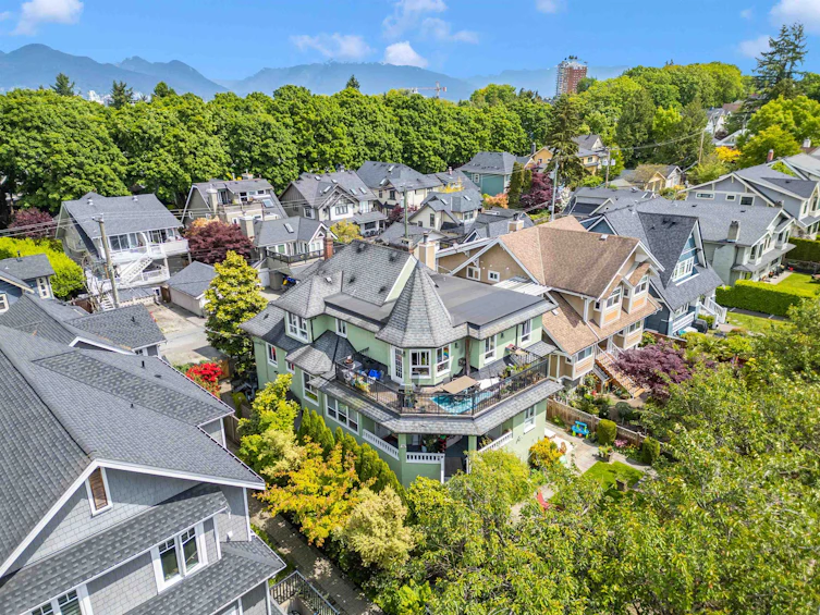 151 W 14th Avenue, Vancouver, BC, V5Y 1W8 - 4