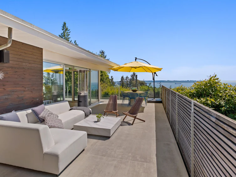 4045 Bayridge Avenue, West Vancouver, BC, V7V 3J9 - 3