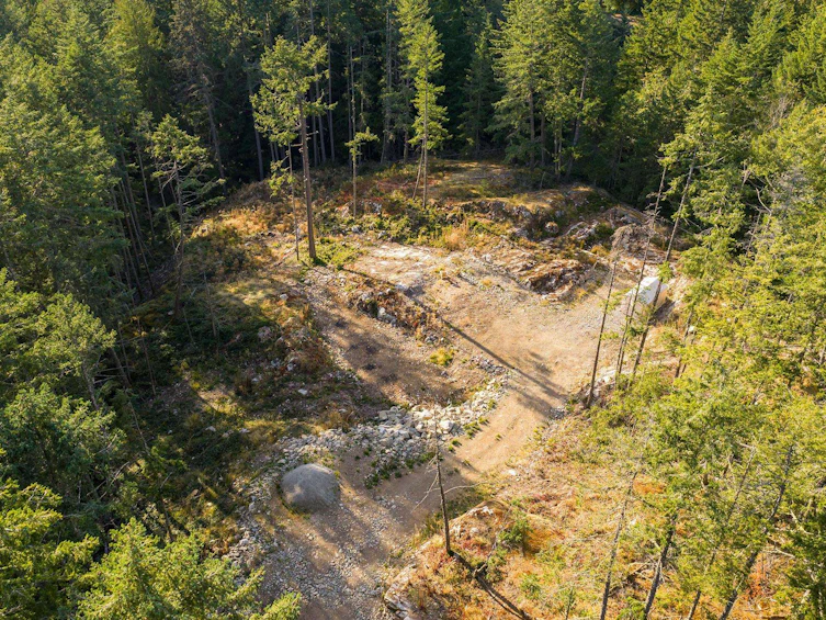 1570 Douglas Road, Bowen Island, BC, V0N 1G2 - 11
