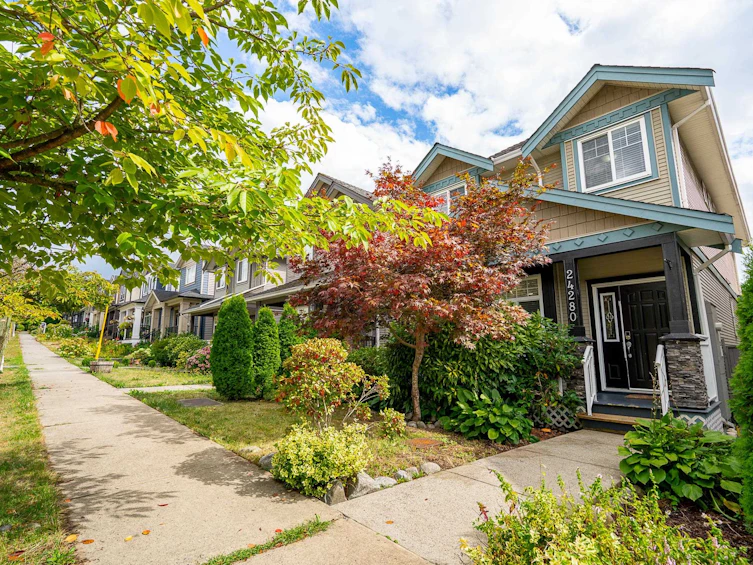 24280 102 Avenue, Maple Ridge, BC, V2W 0C2 - 2